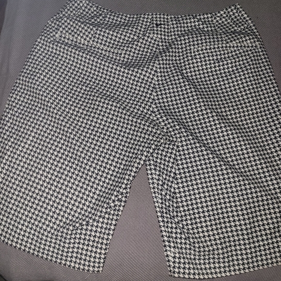 Nike Golf Black and White Houndstooth Pattern Shorts S - Picture 3 of 4